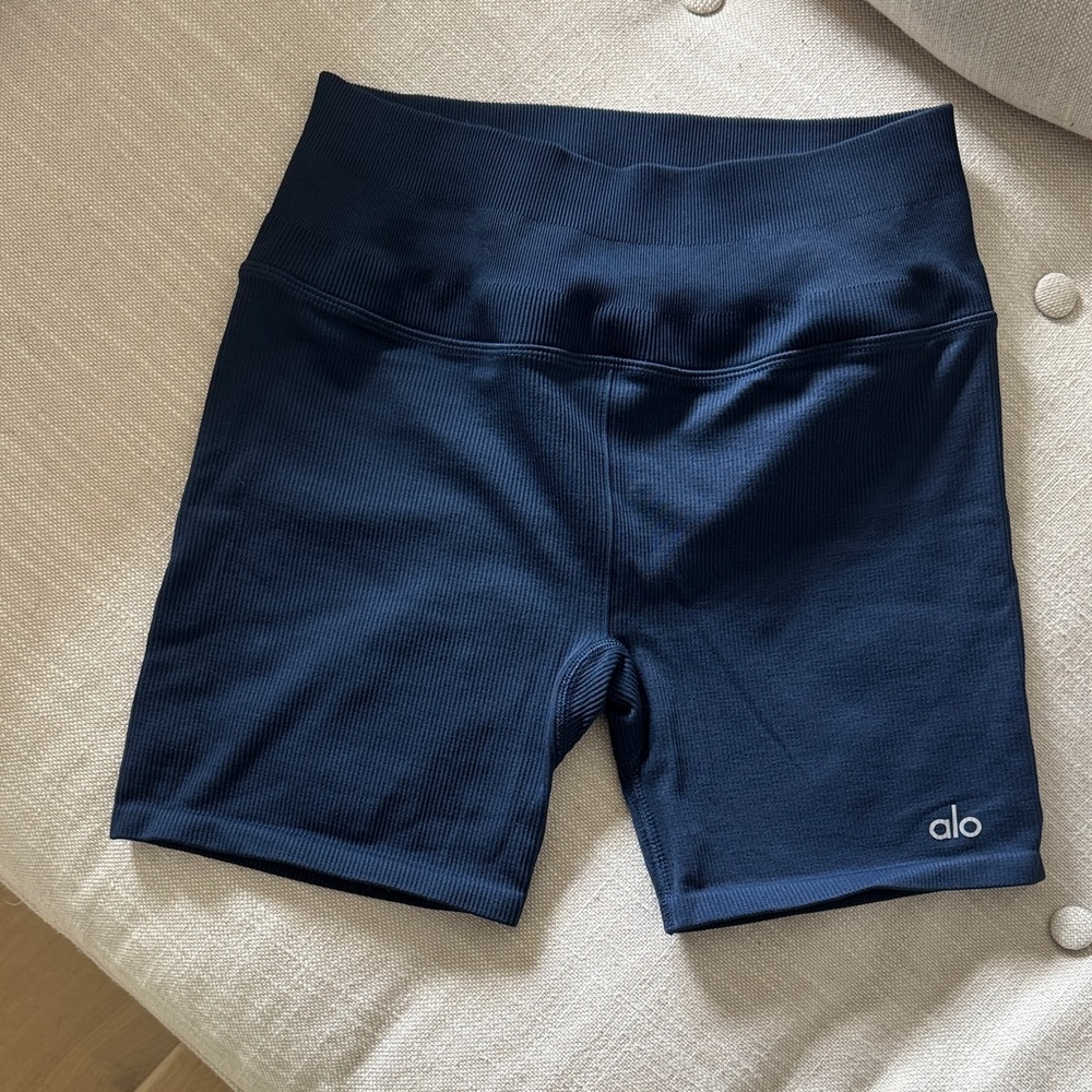 ALO Yoga Women's Dark Blue Bike Shorts